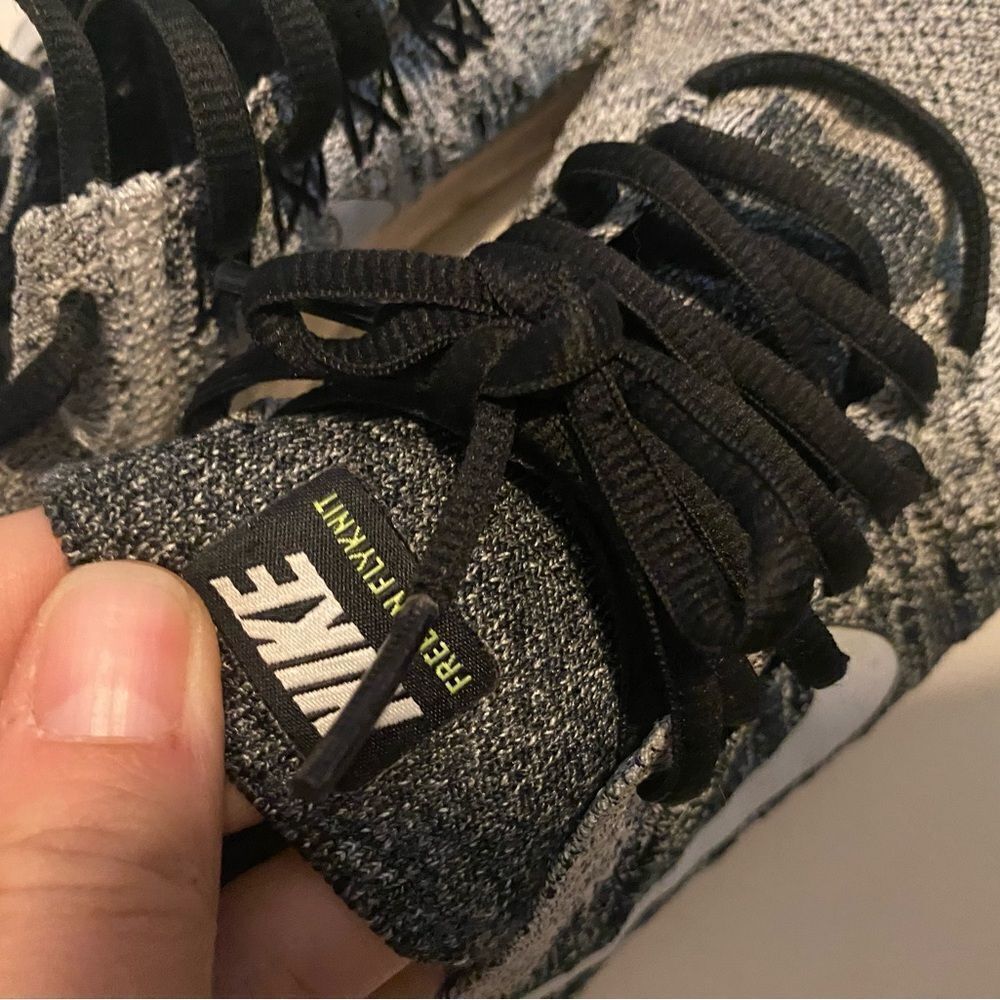 Nike womans Free RN Flyknit 2016 Oreo black white athletic Shoes sneakers 9 - Picture 6 of 6